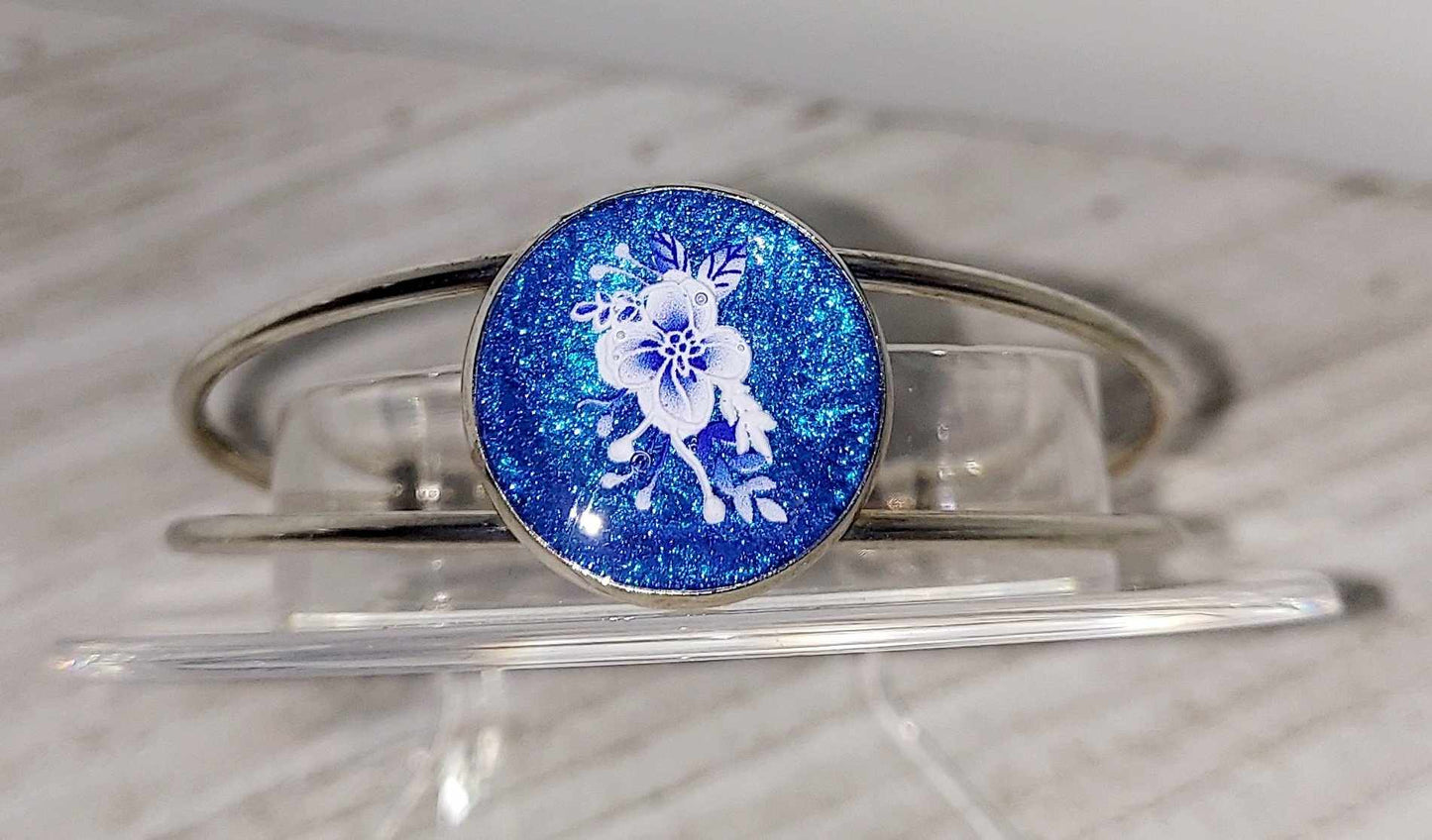 Silver adjustable handcrafted resin blue flower Bracelet accessories
