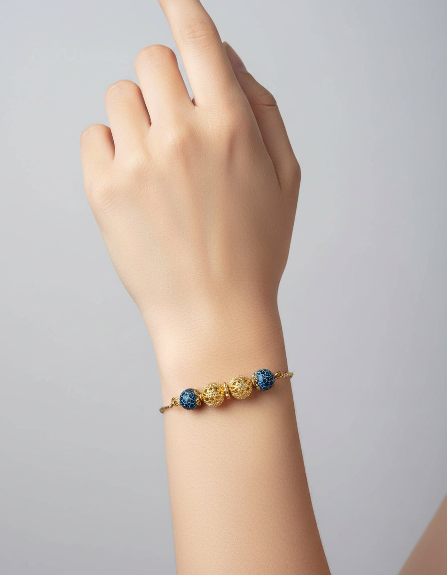 Gold-plated adjustable chain Bracelet blue beads and gold