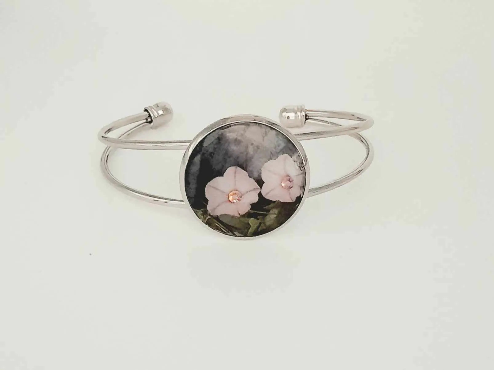 Adjustable shabby chic style silver bracelet