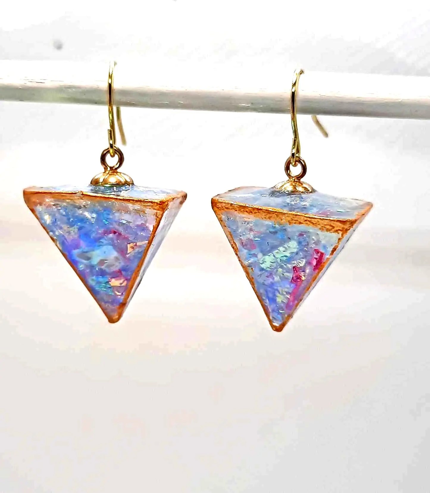 Gold resin short triangle cut stone design earrings - Image #4